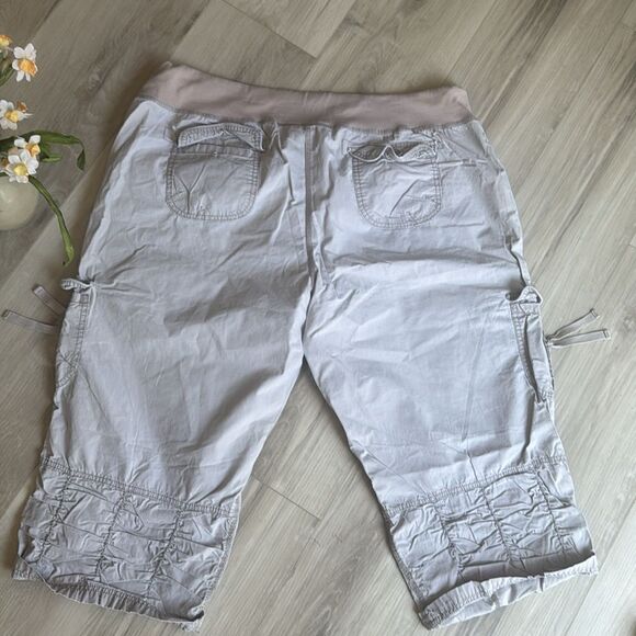 Calvin Klein Khaki Capri Cargo Pants XXL - Picture 4 of 10